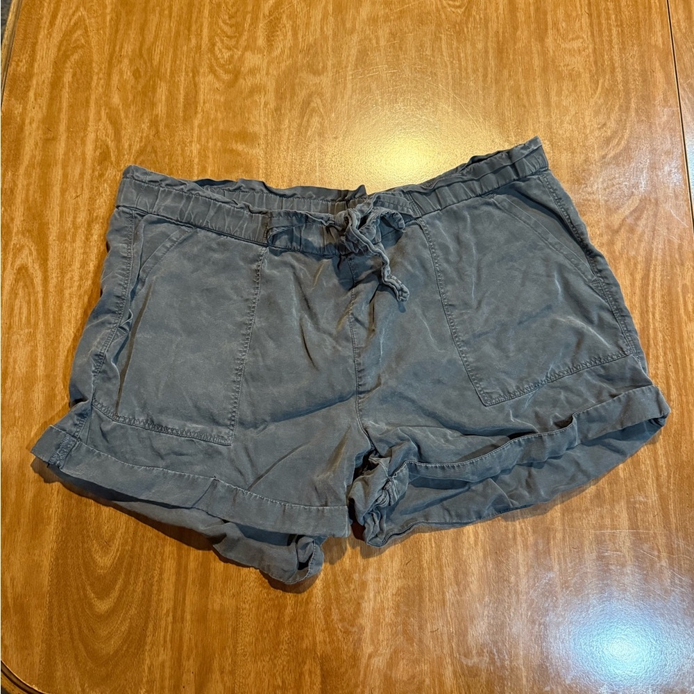 Aerie Gray Cargo Shorts with Relaxed Fit and Soft Texture